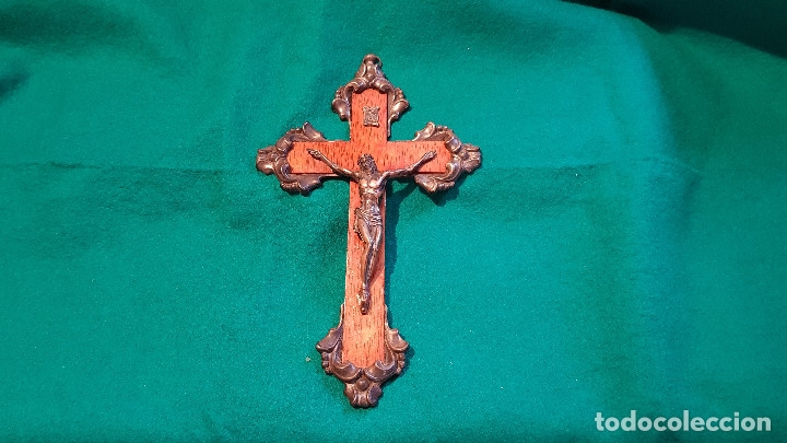 Antig&uuml;edades: CRUCIFIJO MADERA Y METAL - Foto 1