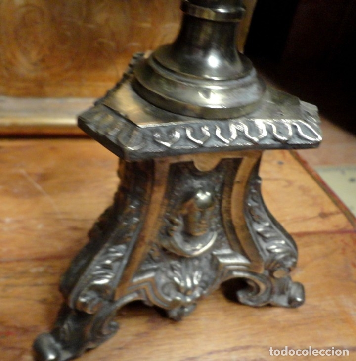 Antig&uuml;edades: Pareja de candelabros religiosos vela - Foto 9