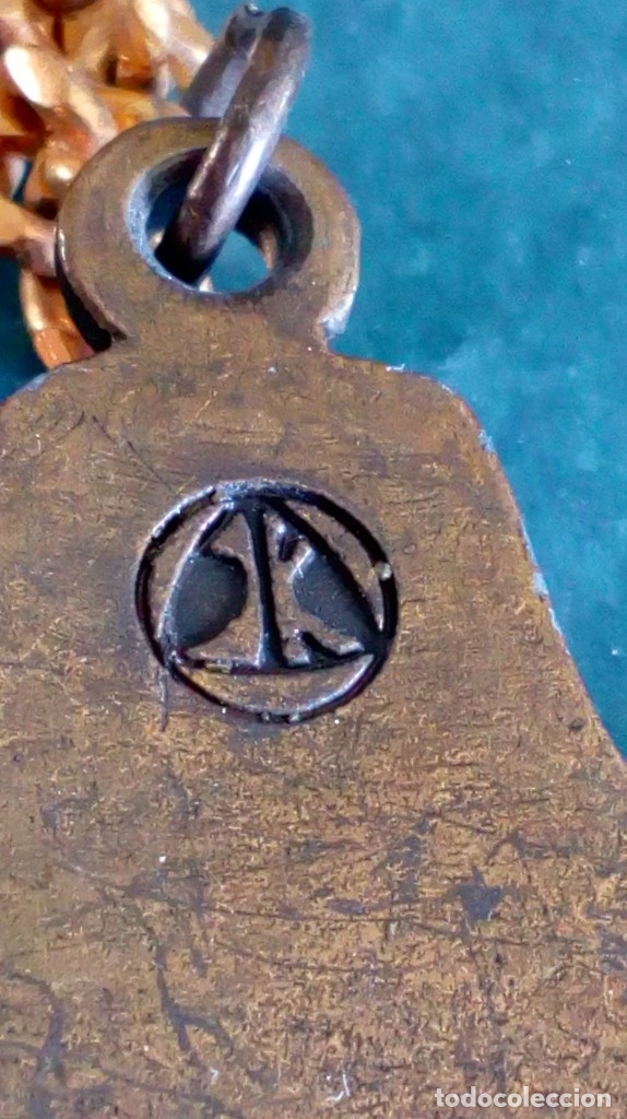 Antig&uuml;edades: CRUZ DE BRONCE Y CADENA DORADA - Foto 6