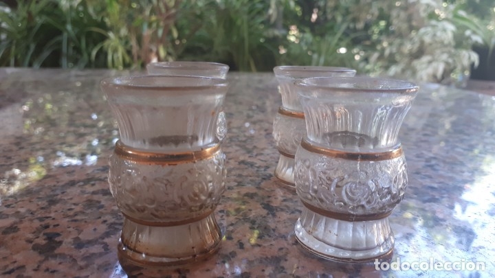 Antig&uuml;edades: antiguo juego de vasitos - Foto 1