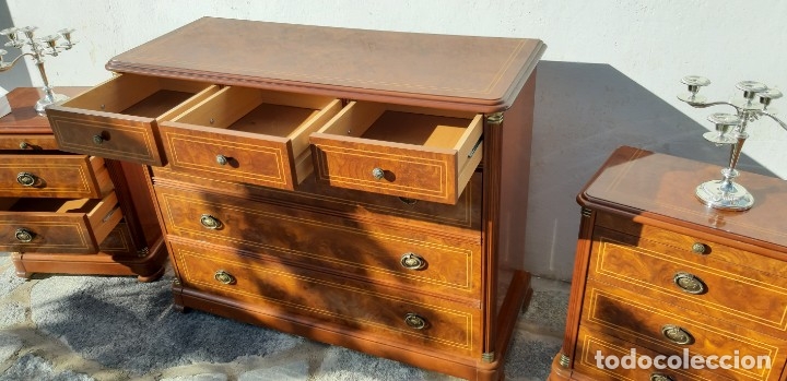 Antig&uuml;edades: Conjunto de C&oacute;moda y mesillas - Foto 6
