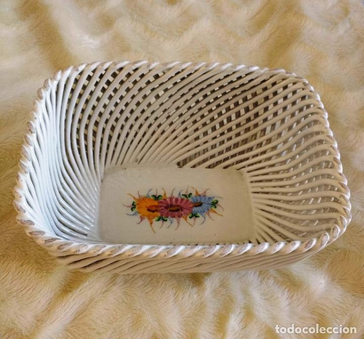 Antig&uuml;edades: ANTIGUO CENTRO DE PORCELANA CALADA - Foto 1