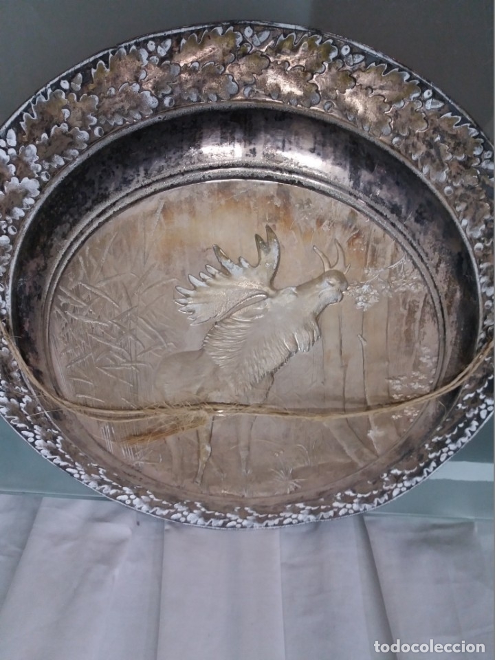Antig&uuml;edades: GRAN PLATO DE ALPACA EN RELIEVE - Foto 3