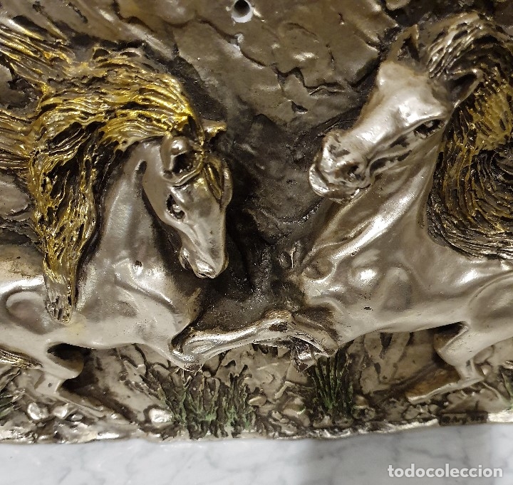 Antig&uuml;edades: PLACA RELIEVE CABALLOS - Foto 2