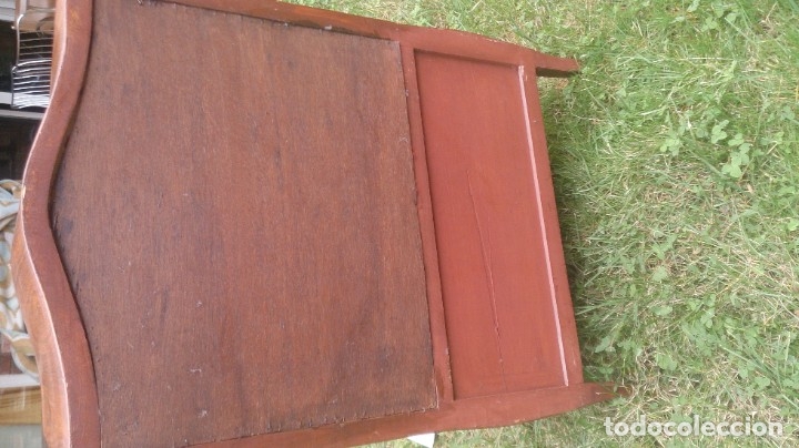 Antig&uuml;edades: Vitrina madera y bronce 70X 53x28 ctms - Foto 6