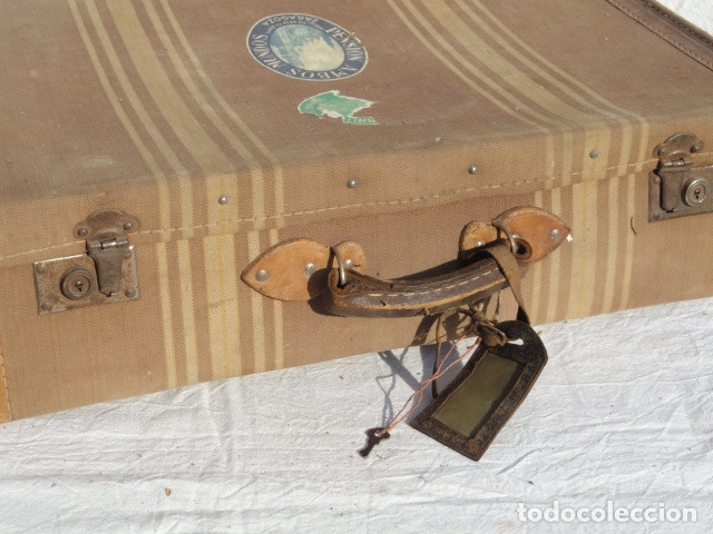 Comprar maleta vintage metálica antigua oxidada para decoración