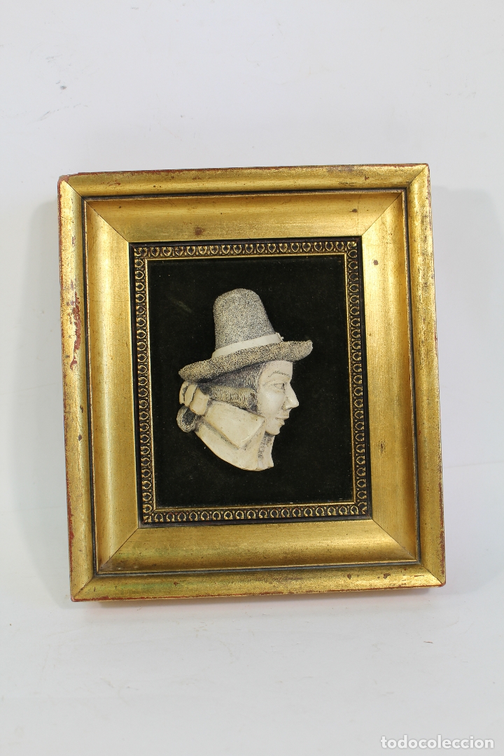 Oggetti Antichi: cuadro busto relieve resina 1974 - marco de madera dorada