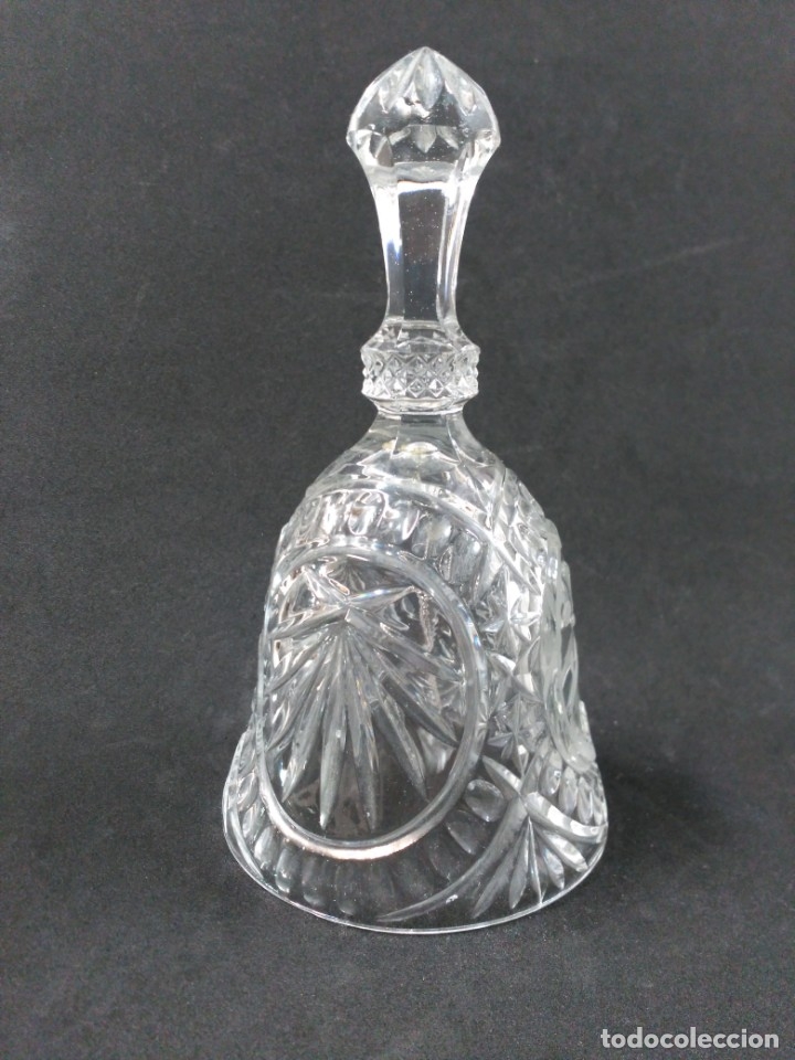 Antiques: CAMPANA DE CRISTAL CON DECORACION VEGETAL Y ANIMAL TALLADA