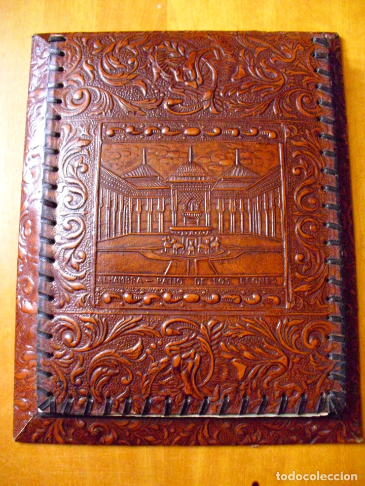 Antig&uuml;edades: Cuaderno con tapa, probablemente Cuero Repujado, de la Alhambra y Patio de los Leones