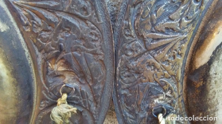 Antig&uuml;edades: 2 PLATOS DECORATIVOS DE ALPACA - Foto 19