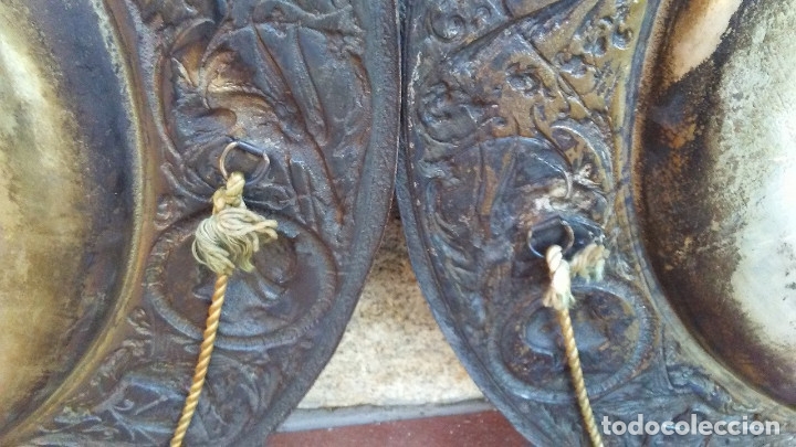 Antig&uuml;edades: 2 PLATOS DECORATIVOS DE ALPACA - Foto 20