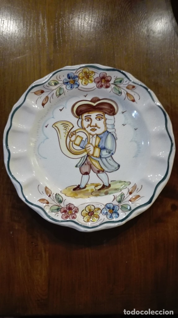 Antig&uuml;edades: Plato de cer&aacute;mica de Talavera - Foto 1
