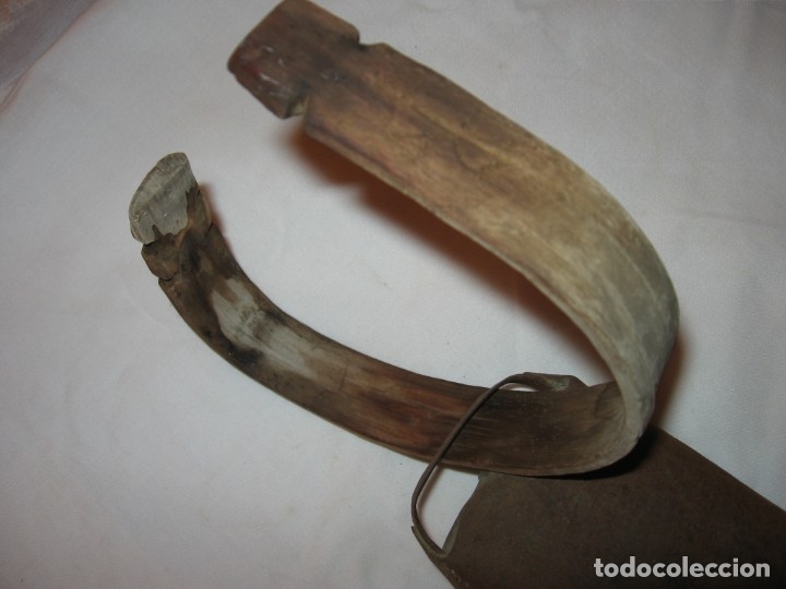 Antig&uuml;edades: Antiguo cencerro con collar de madera - Foto 4
