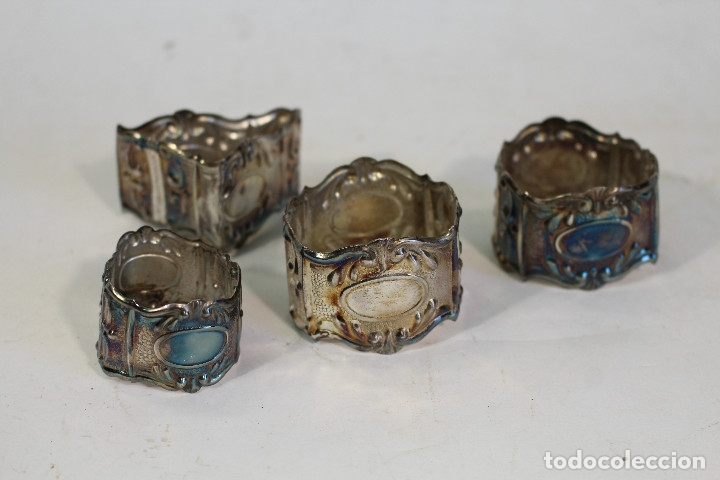 Antig&uuml;edades: 4 servilleteros plateados - Foto 1