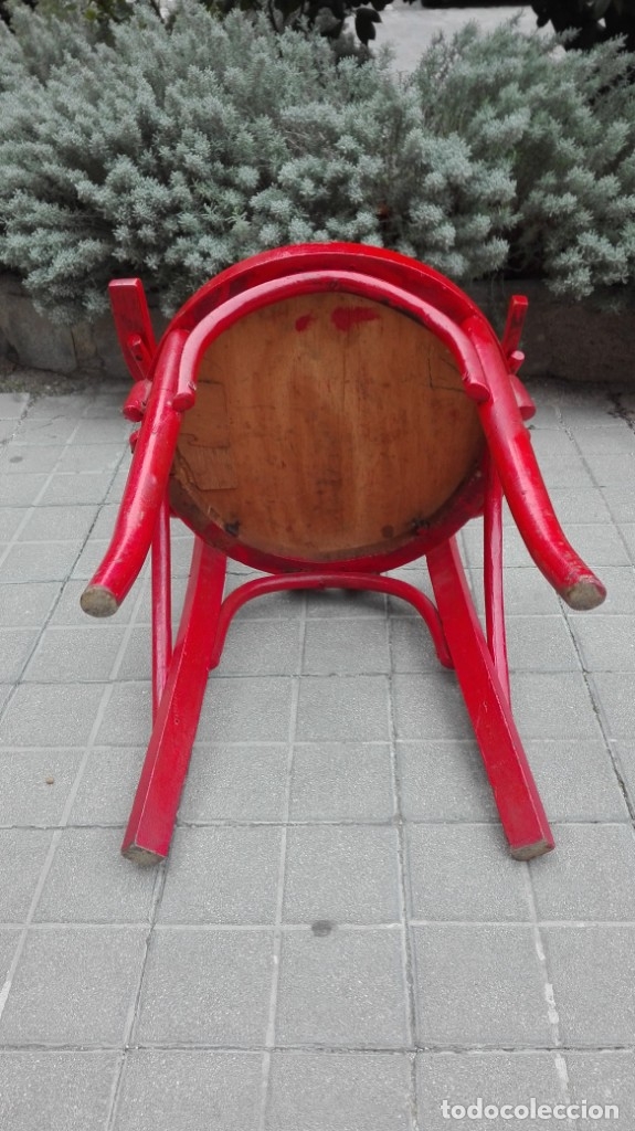 Antig&uuml;edades: Sill&oacute;n de madera pintado en rojo - Foto 4