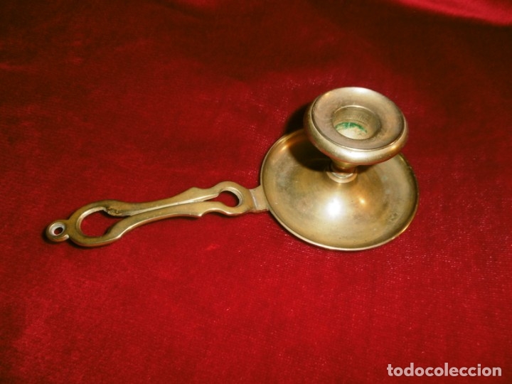 Antig&uuml;edades: ANTIGUO PORTAVELAS O ESPALMATORIA BRONCE CON MANGO. - Foto 3