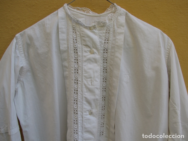 Antig&uuml;edades: Camis&oacute;n. Vainicas y puntillas - Foto 3