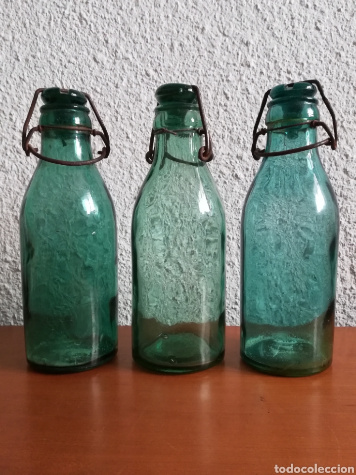 Antiques: 3 Botellas cristal soplado Color Verde azulado con Tap&oacute;n cristal - Decoraci&oacute;n R&uacute;stica