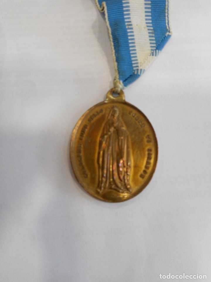 Antig&uuml;edades: Medalla de la Virgen con cinta para el cuello - Foto 3