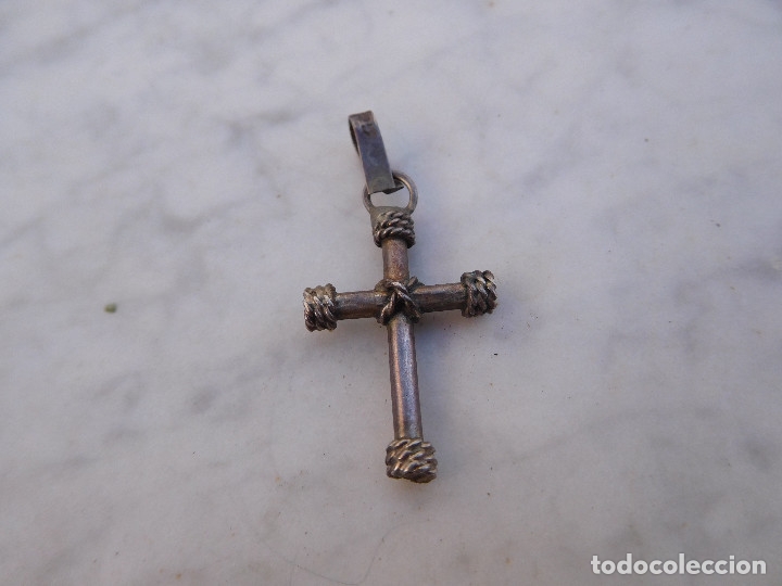 Antig&uuml;edades: Cruz religiosa de plata maciza - Foto 1