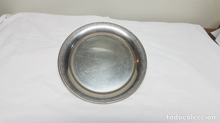Antig&uuml;edades: Bandeja plata o alpaca. Muy buen estado.