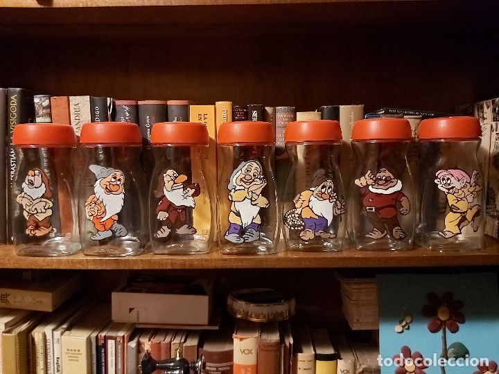 Antiguidades: Botes grabados y pintados a mano