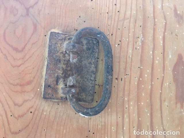 Antig&uuml;edades: BAUL ARCA DE PINO ANTIGUO CON HERRAJES - Foto 4