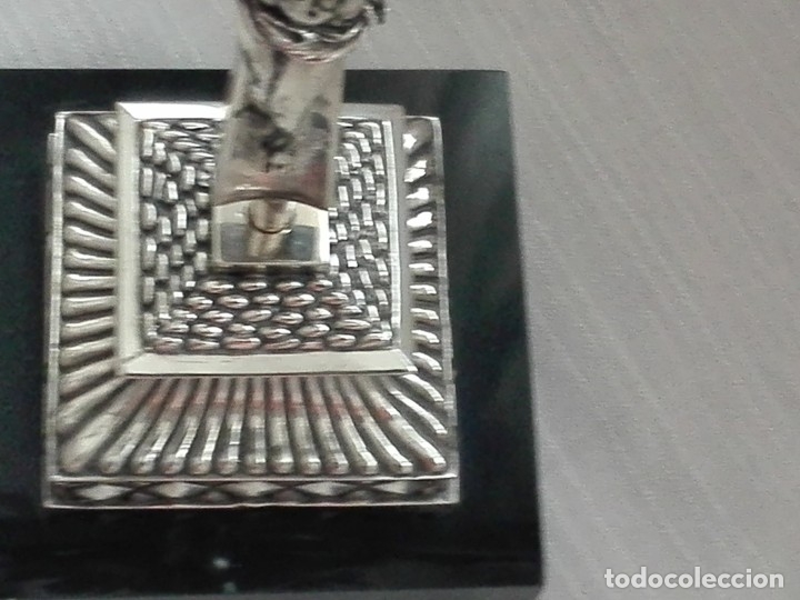 Antig&uuml;edades: Crucifijo de Plata con base de madera - Foto 6