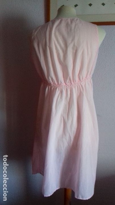 Antig&uuml;edades: CAMISON ROSA CON ENCAJE Y BOTONES DE NACAR. - Foto 3
