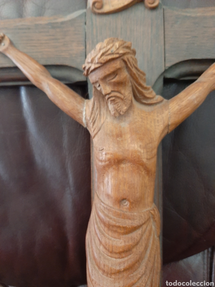 Antig&uuml;edades: Crucifijo con talla de madera - Foto 2
