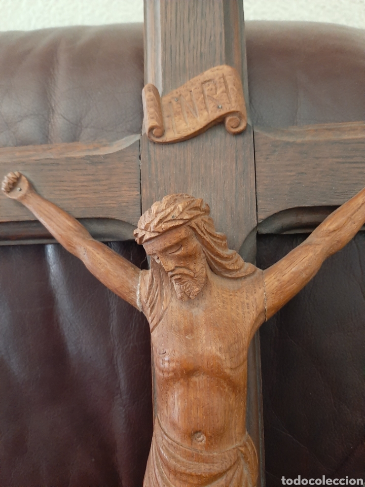 Antig&uuml;edades: Crucifijo con talla de madera - Foto 3