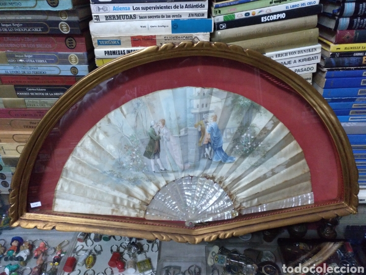 Antig&uuml;edades: Antiguo abanico de n&aacute;car con su marco - Foto 1