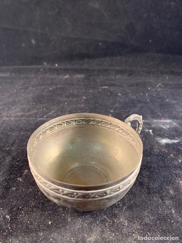 Antig&uuml;edades: Taza de metal plateada - Foto 1