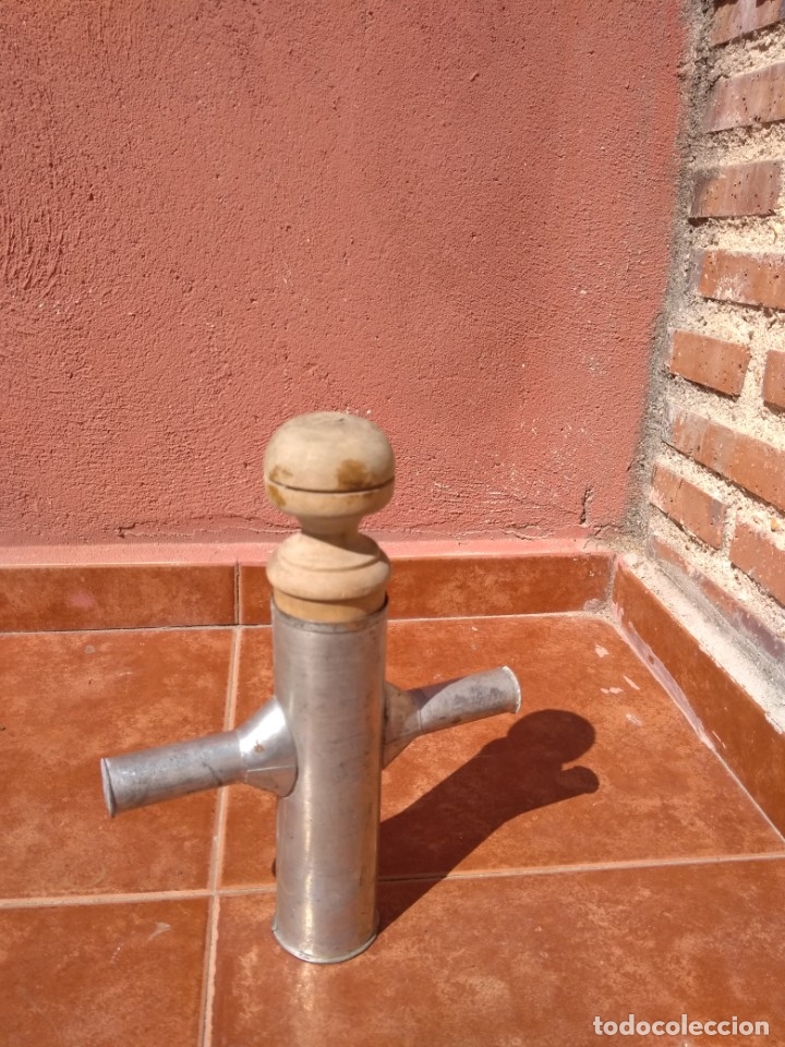 Antig&uuml;edades: CHURRERA DE CHAPA Y &Eacute;MBOLO DE MADERA - ANTIGUA - Foto 2