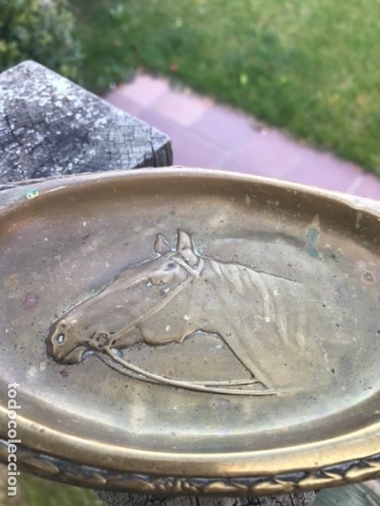 Antig&uuml;edades: Cenicero, caballo - Foto 2