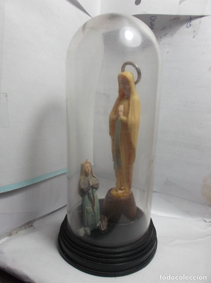 Antig&uuml;edades: FANAL DE PLASTICO CON LA VIRGEN DE LOURDES - Foto 1