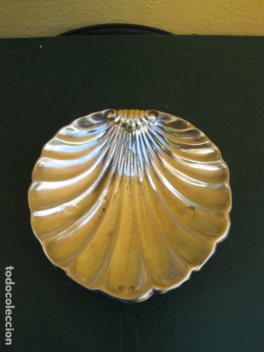Antig&uuml;edades: Sencilla concha bautizo en plata contrastada - Foto 1