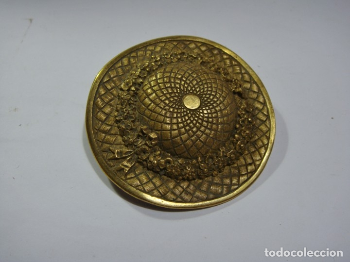 Antig&uuml;edades: Sombrero de bronce. 7 cm de di&aacute;metro. - Foto 1