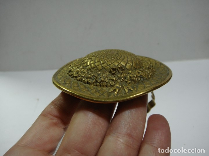 Antig&uuml;edades: Sombrero de bronce. 7 cm de di&aacute;metro. - Foto 5