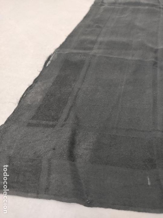 Antig&uuml;edades: Antiguo pa&ntilde;uelo de seda, de luto. - Foto 5