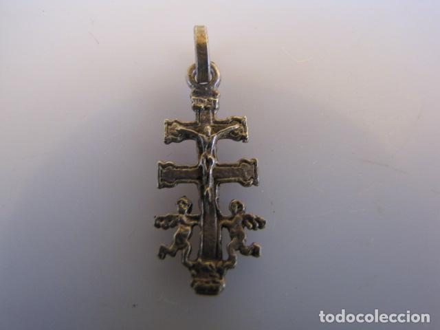 Antig&uuml;edades: Cruz de caravaca plata - Foto 1
