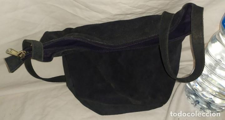 Antig&uuml;edades: Bolso negro sencillo funcional - Foto 1