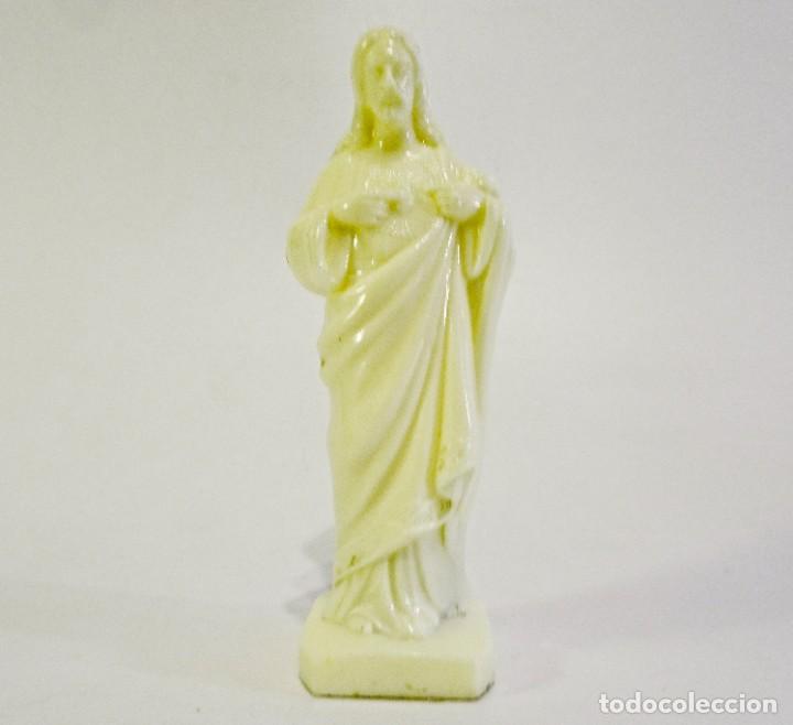 Antiguidades: FIGURA SAGRADO CORAZ&Oacute;N DE JES&Uacute;S BAQUELITA 10cm