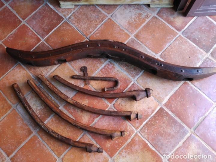 Antig&uuml;edades: Antiguo yugo de labranza - Foto 4