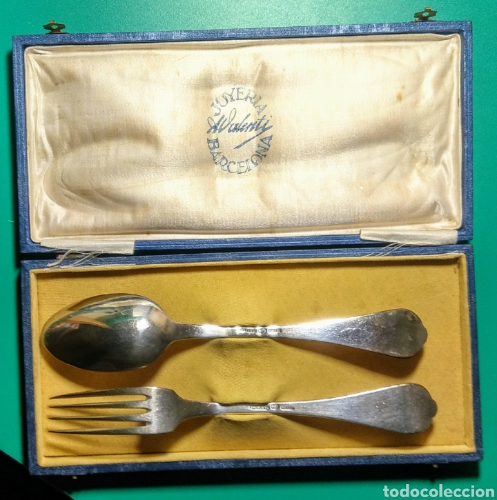 Antig&uuml;edades: 2 Cubiertos de plata contrastada, con estuche. - Foto 2
