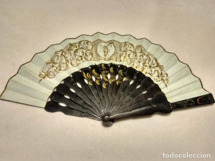 Antig&uuml;edades: Abanico de laca negra pintada. - Foto 2