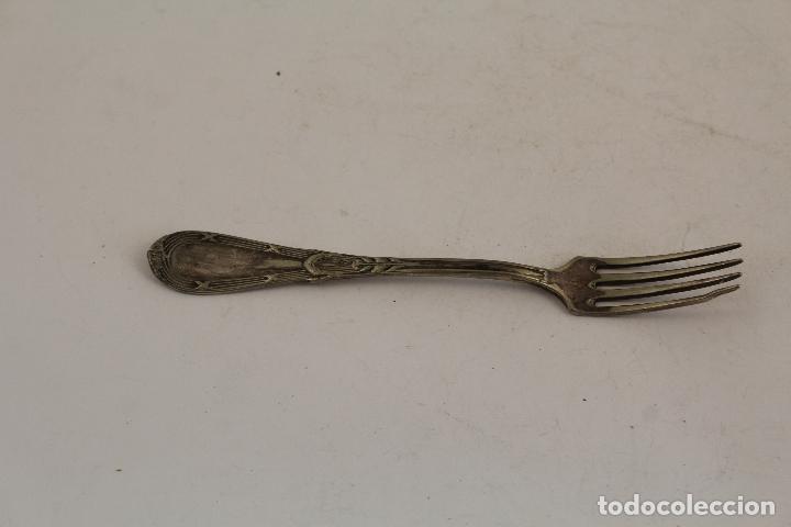 Antig&uuml;edades: tenedor antiguo plateado - Foto 6
