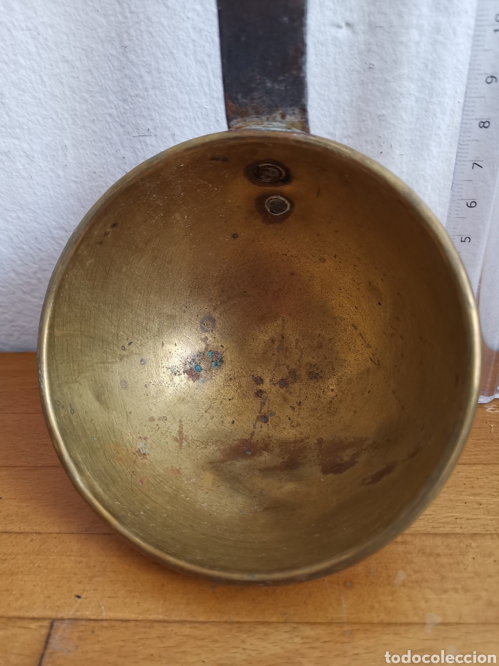 Antig&uuml;edades: Cuchara cuchar&oacute;n de Bronce y mango de hierro antigua - Foto 3