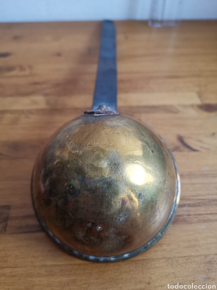 Antig&uuml;edades: Cuchara cuchar&oacute;n de Bronce y mango de hierro antigua - Foto 4