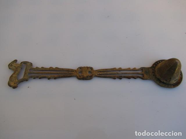 Antig&uuml;edades: Apagavelas bronce caballo - Foto 1